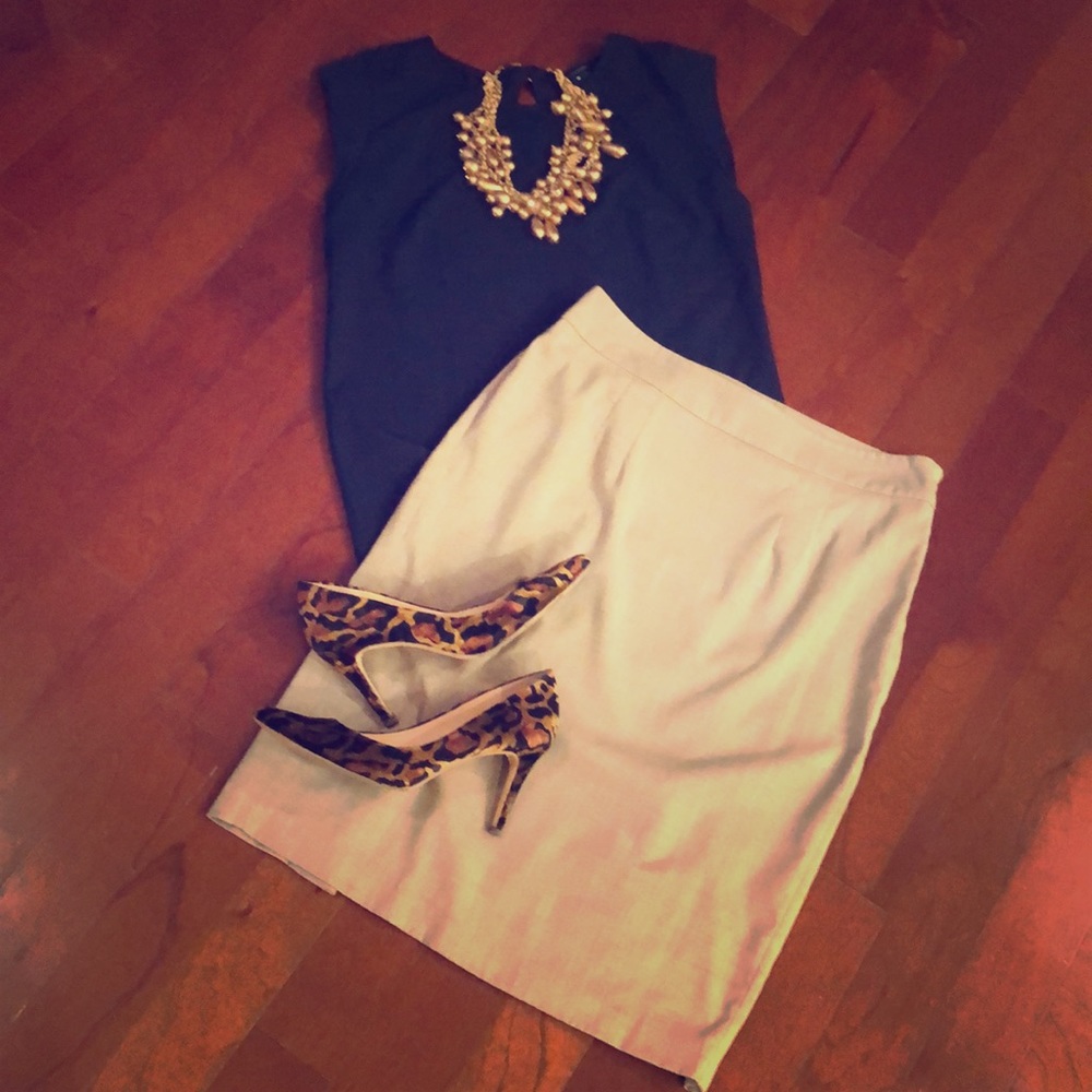 NY&Co Nude Double Back Slit Pencil Skirt